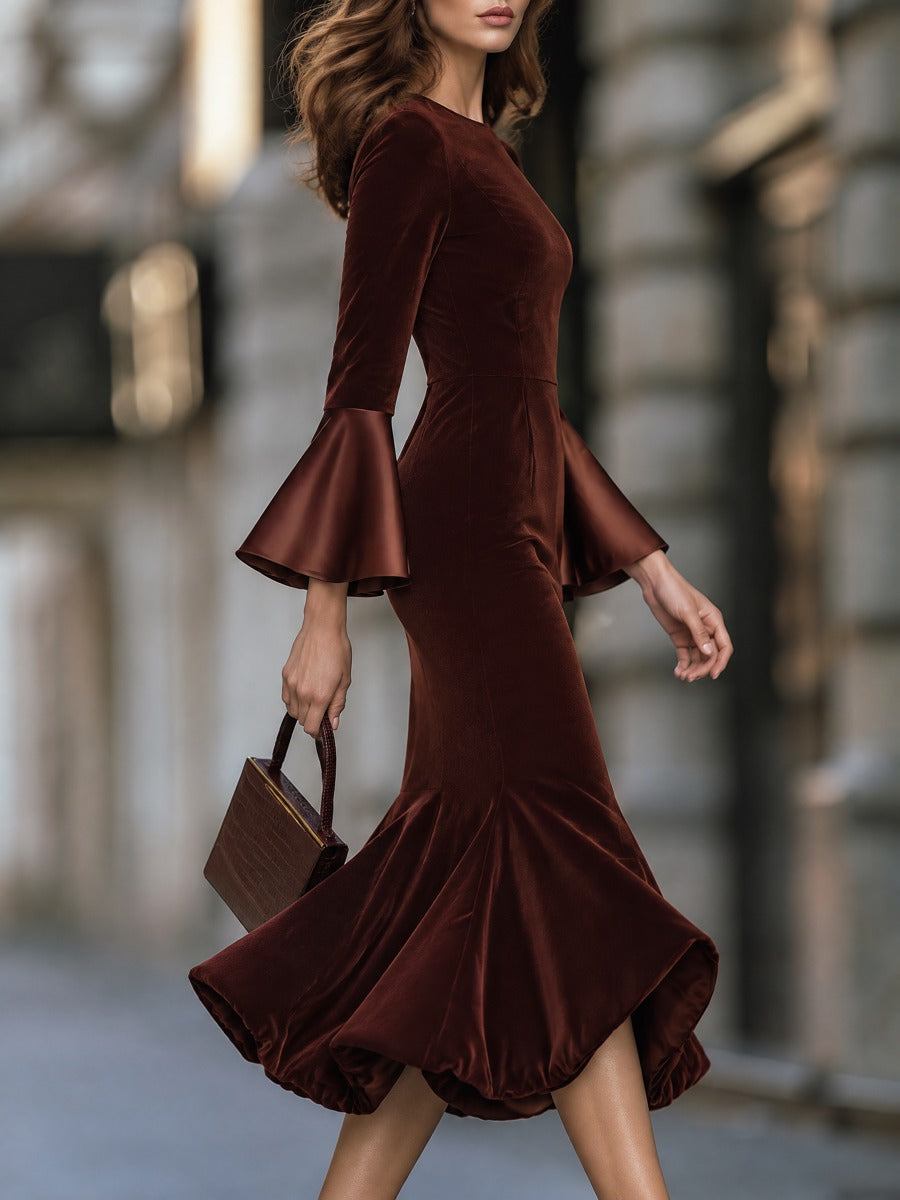 Robe Zafren marron en velours à poignets évasés