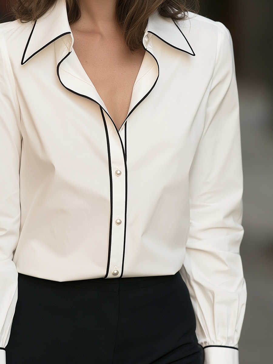 Blusa Zafren blanca con cuello ribeteado y botones delanteros