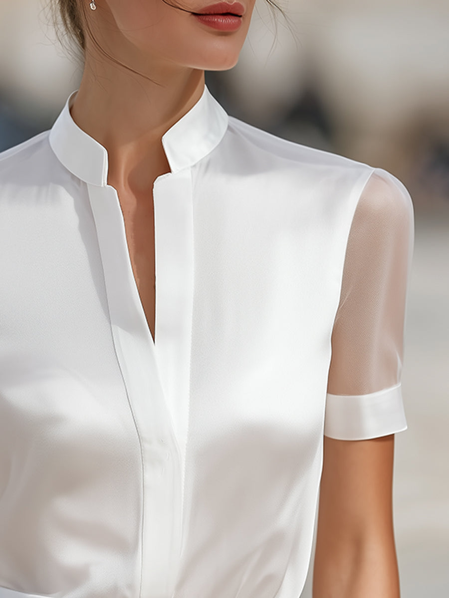 Blusa Zafren blanca de satén con mangas transparentes