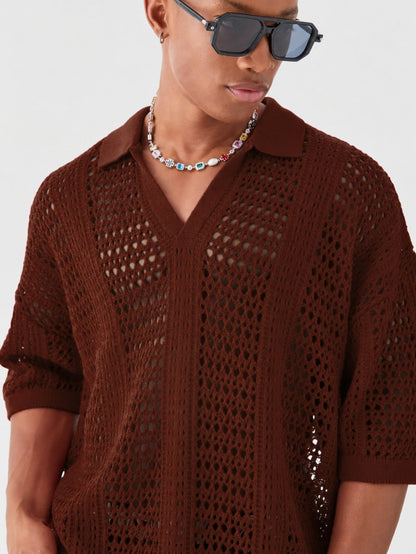 Polo de malha aberta com padrão entrelaçado