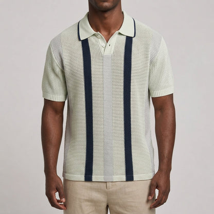 Polo com decote em V e riscas