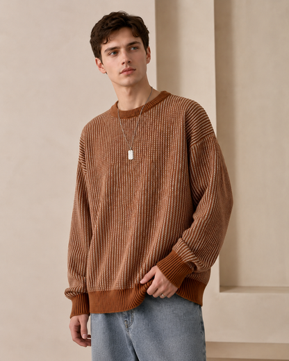 Teksturowany sweter z dzianiny w paski z okrągłym dekoltem