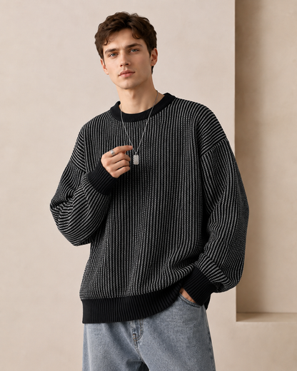 Teksturowany sweter z dzianiny w paski z okrągłym dekoltem