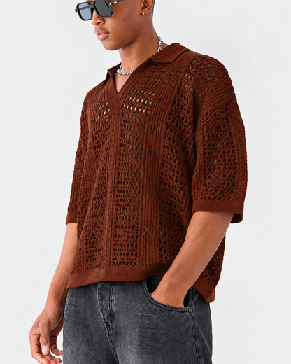Polo de malha aberta com padrão entrelaçado