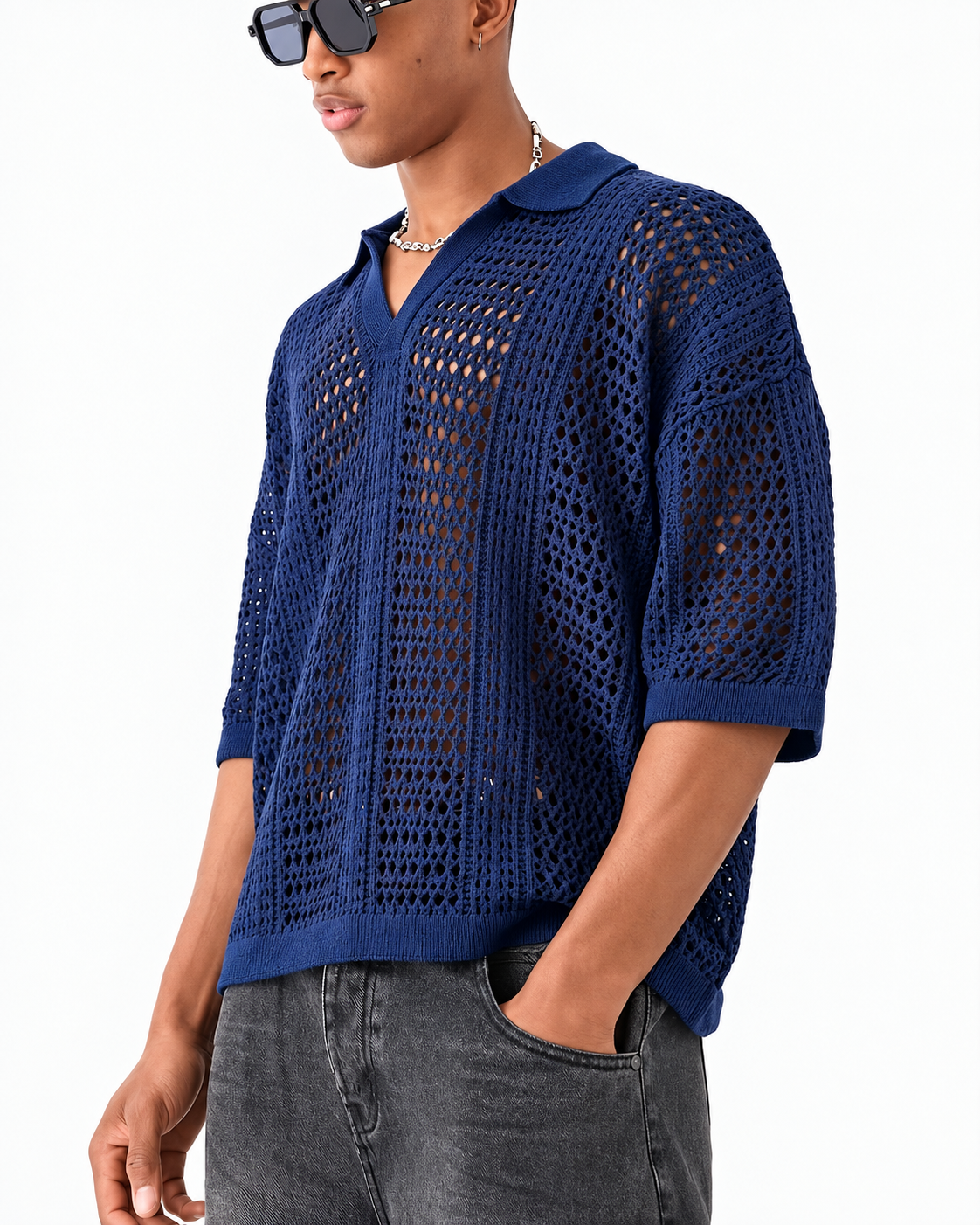 Polo de malha aberta com padrão entrelaçado
