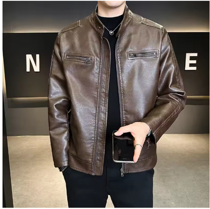 Cappotto in pelle dal taglio slim urbano