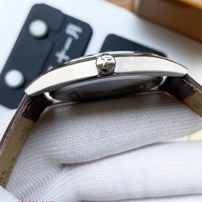 ТЅТ Gentleman 40mm Watch