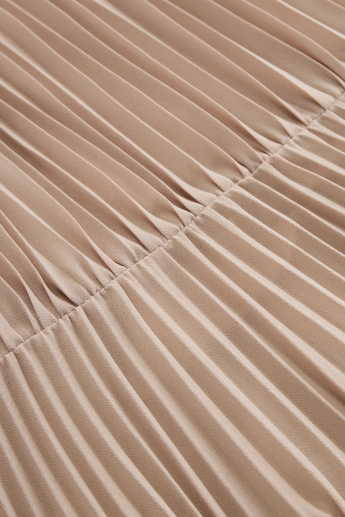 Abito lungo beige plissettato con cintura Zafren