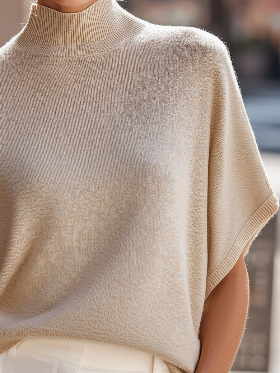 Maglione beige Zafren a collo alto con maniche a poncho