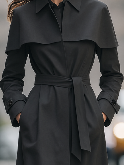 Zafren svart trenchcoat med capeaxlar