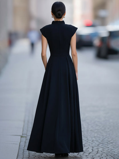 Vestido largo Zafren negro drapeado con escote tipo capucha