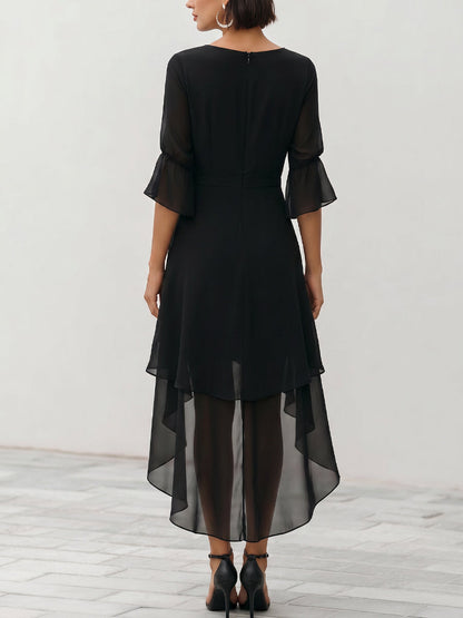 Zafren zwarte chiffonjurk met laagjes en asymmetrische zoom