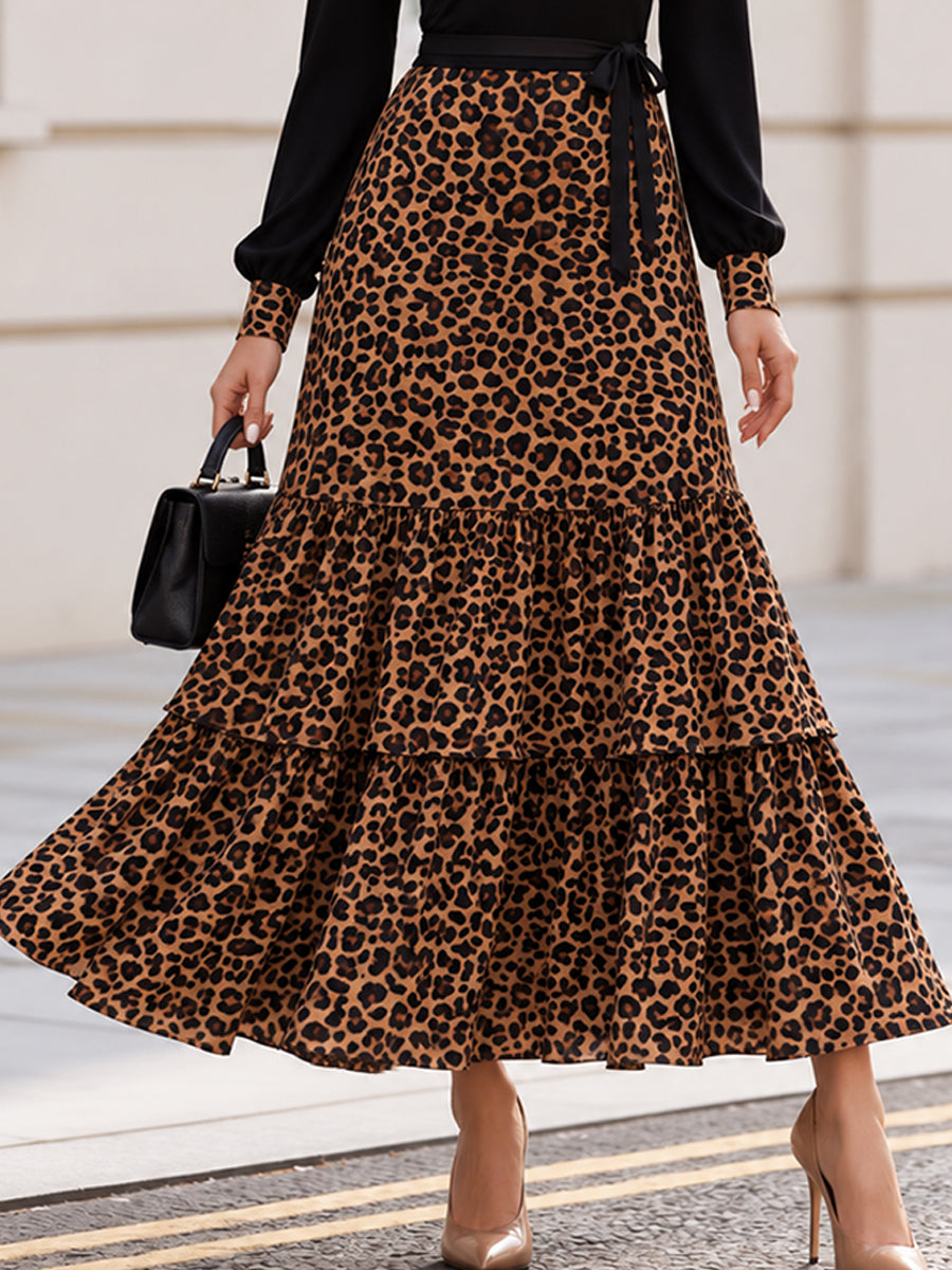 Vestido maxi preto com padrão de leopardo e saia em camadas Zafren