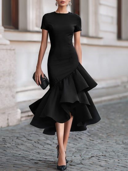Vestido midi preto com bainha com folhos Zafren