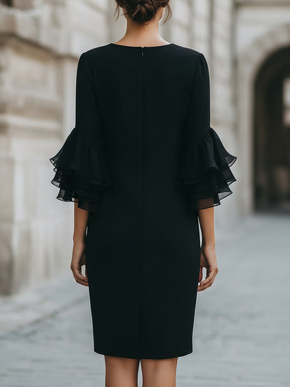 Rochie Zafren neagră dreaptă, cu mâneci cu volane