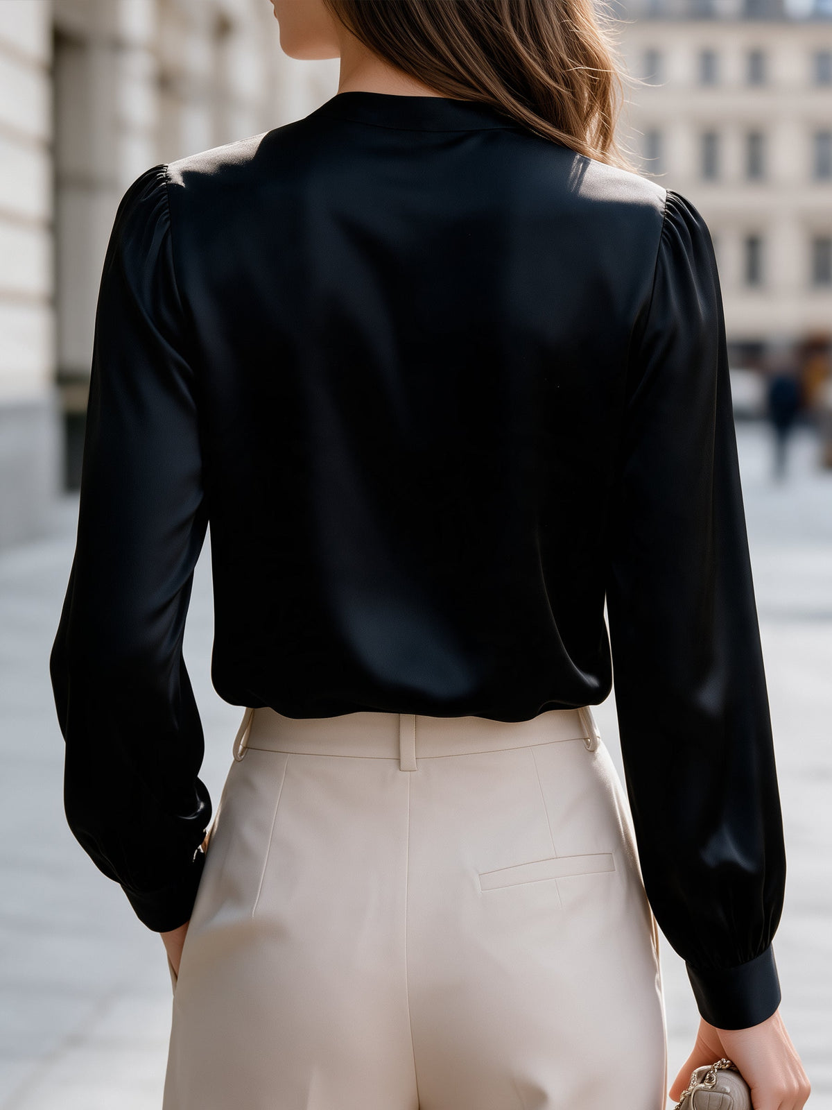 Zafren zwarte satijnen blouse met strikceintuur