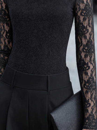 Blusa preta com mangas de renda transparente Zafren