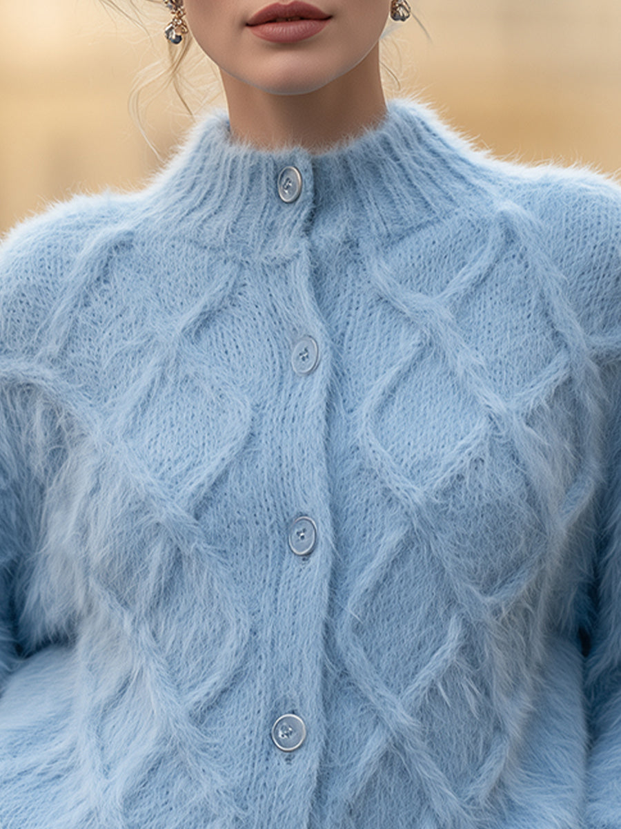 Cardigan Zafren bleu en maille torsadée duveteuse à motif losanges
