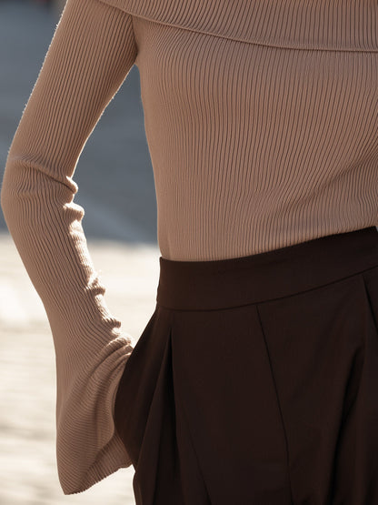Zafren camelbrun sweater med ombukket kant og klokkeærmer