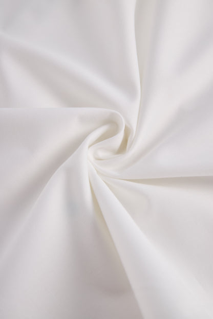 Blusa Zafren com acabamento contrastante e atilhos no pescoço