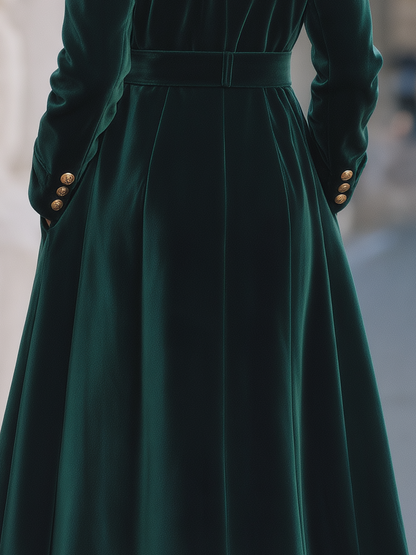 Ensemble Zafren composé d’une robe-manteau verte en velours duveteux