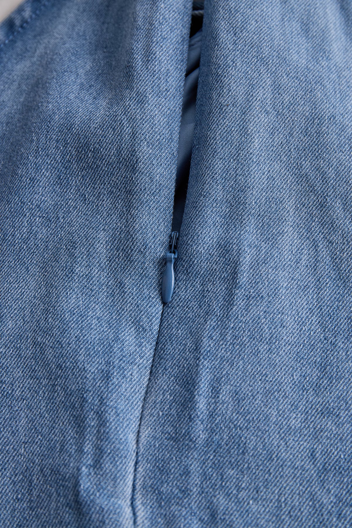 Zafren halterblouse met strikkraag