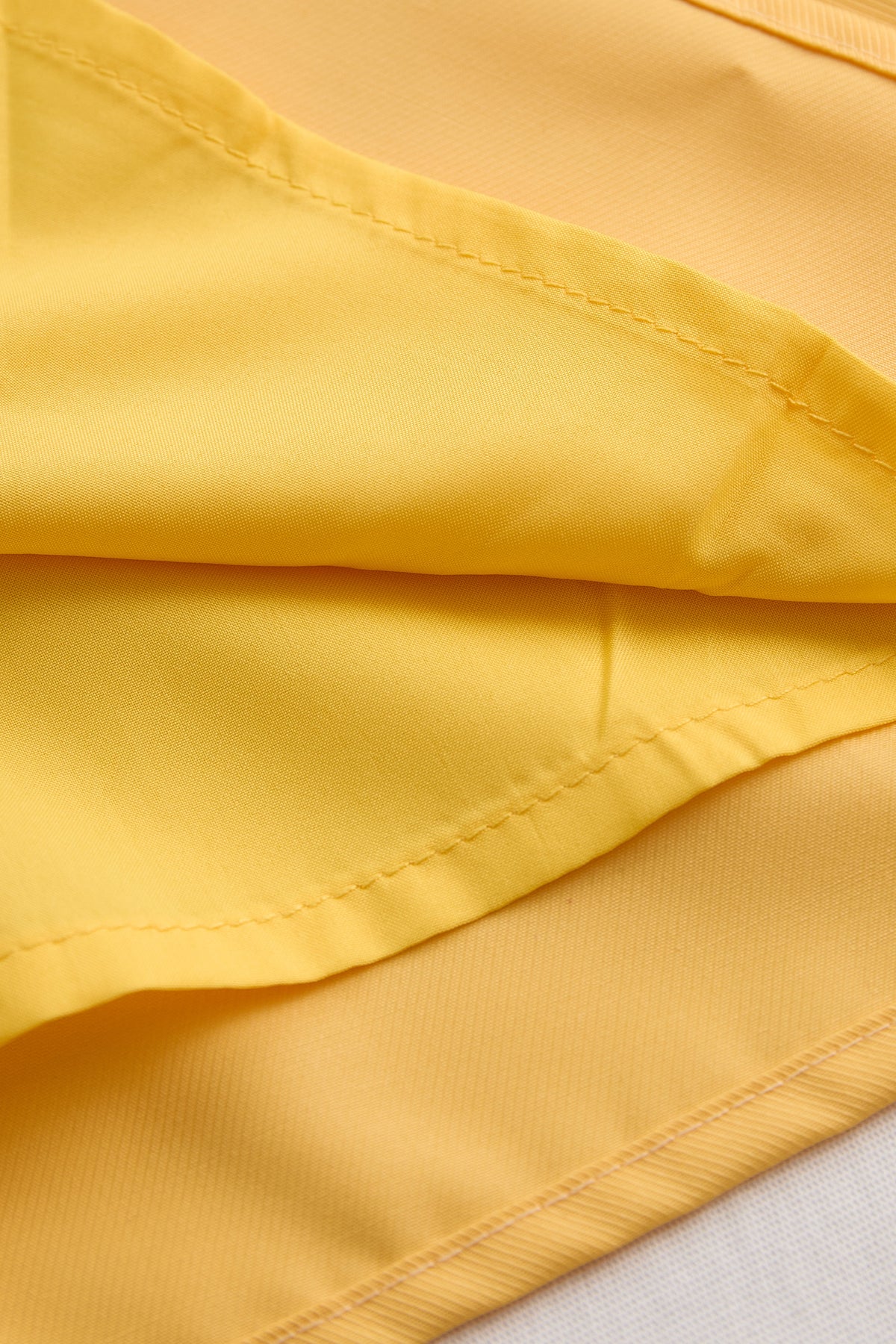 Zafren halterblouse met strikkraag
