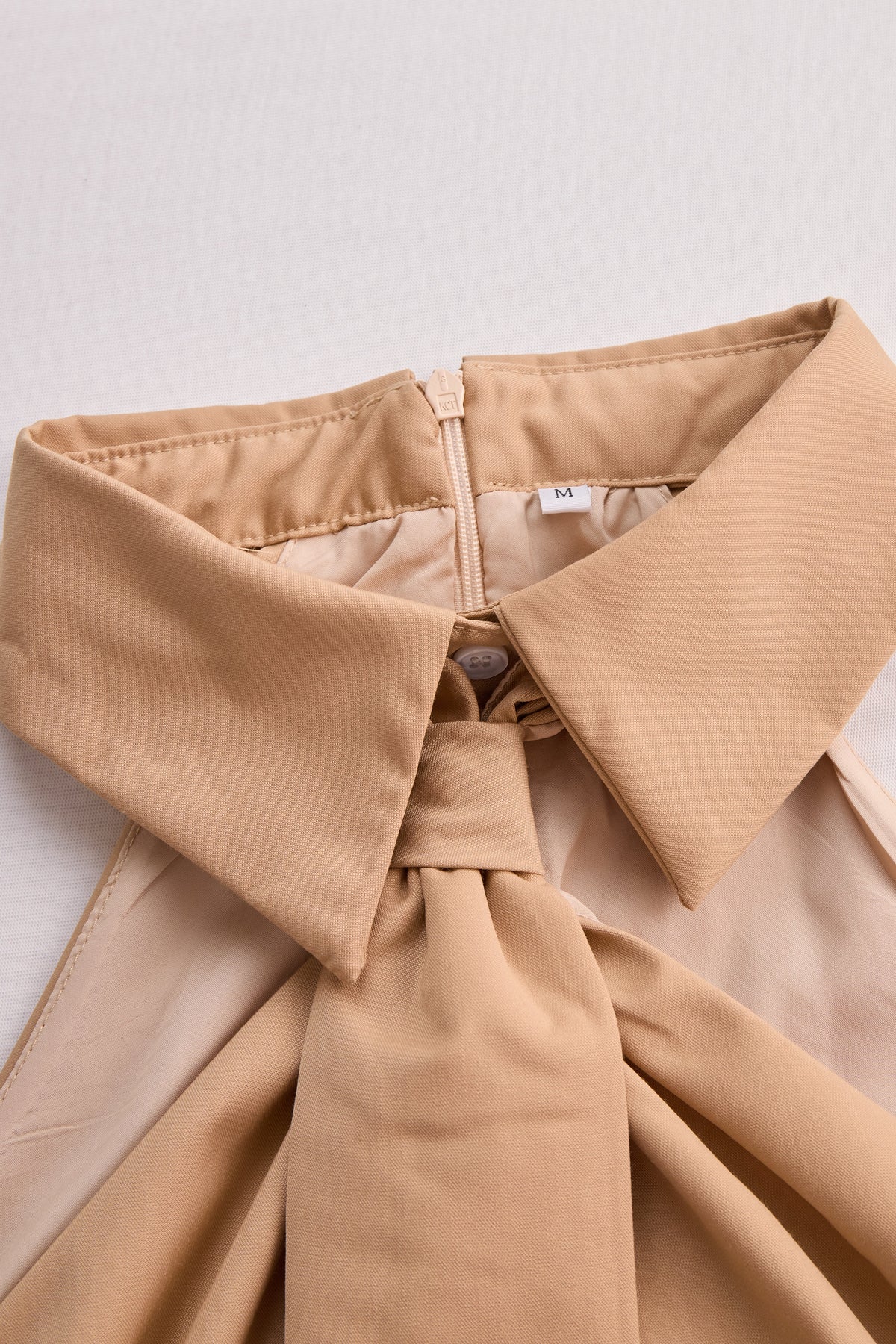 Zafren halterblouse met strikkraag
