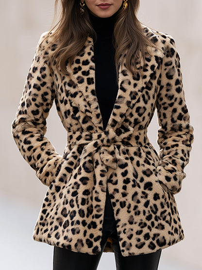 Zafren Jacke aus Kunstfell in Leopardenmuster mit Gürtel