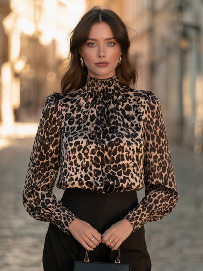 Zafren satängblus med leopardmönster och smock