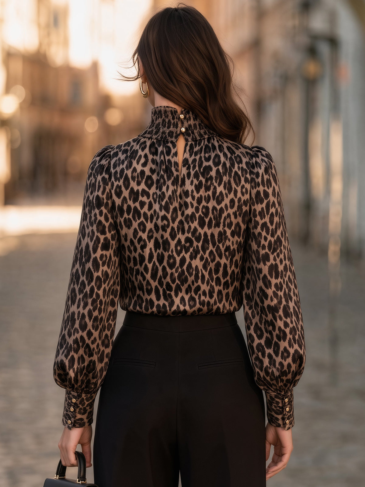 Zafren satängblus med leopardmönster och smock