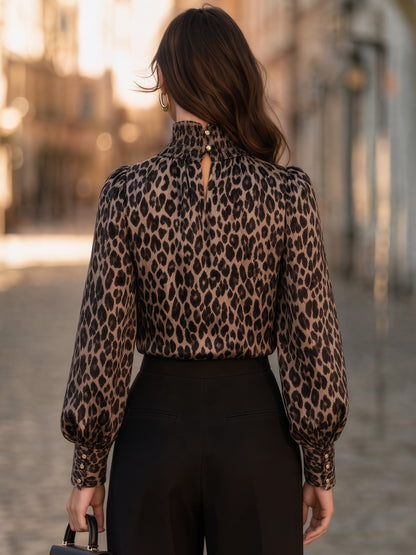 Zafren satängblus med leopardmönster och smock