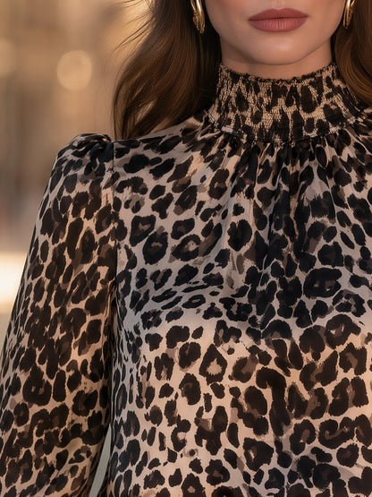 Zafren satängblus med leopardmönster och smock