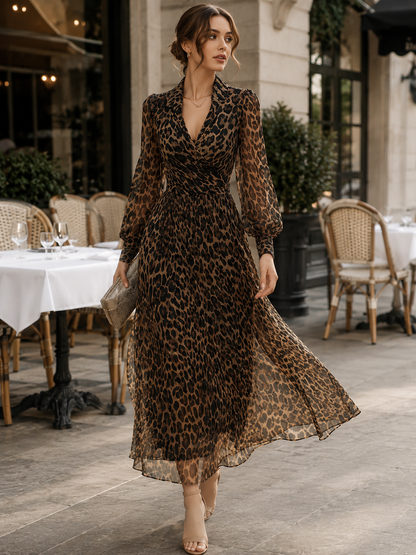 Vestido midi cruzado com padrão de leopardo Zafren