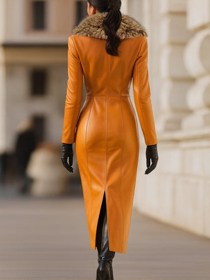 Vestido Zafren naranja de cuero con cuello de piel