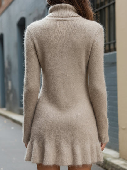Zafren Taupefarbenes flauschiges Rollkragen-Minikleid