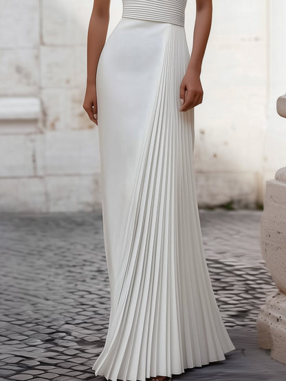 Vestido de gala blanco Zafren de satén plisado con cuello halter