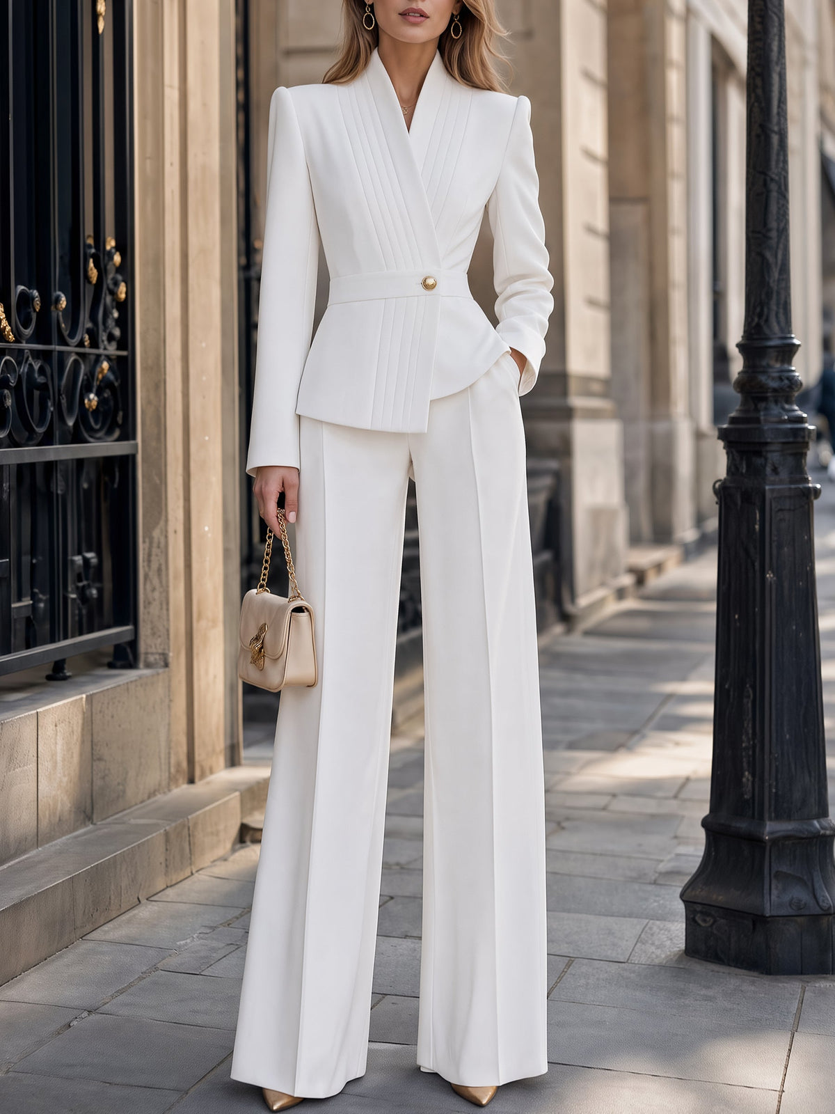 Costum Zafren alb cu sacou peplum și pantaloni cu croială largă