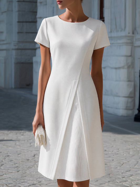 Vestido blanco corte A con panel plisado Zafren