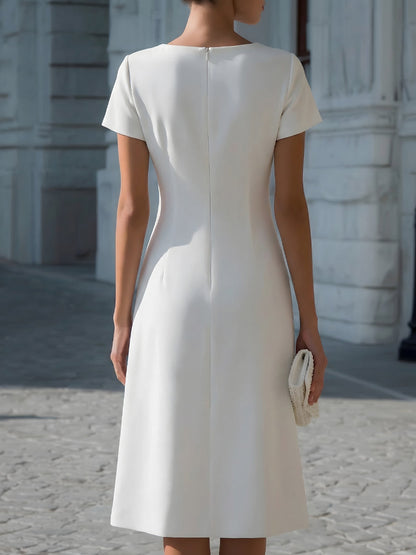 Vestido blanco corte A con panel plisado Zafren