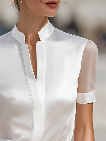 Blusa Zafren blanca de satén con mangas transparentes
