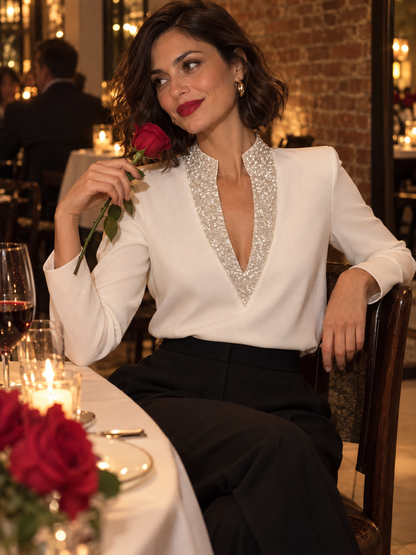 Camicia bianca Zafren con colletto di paillettes e scollo a V