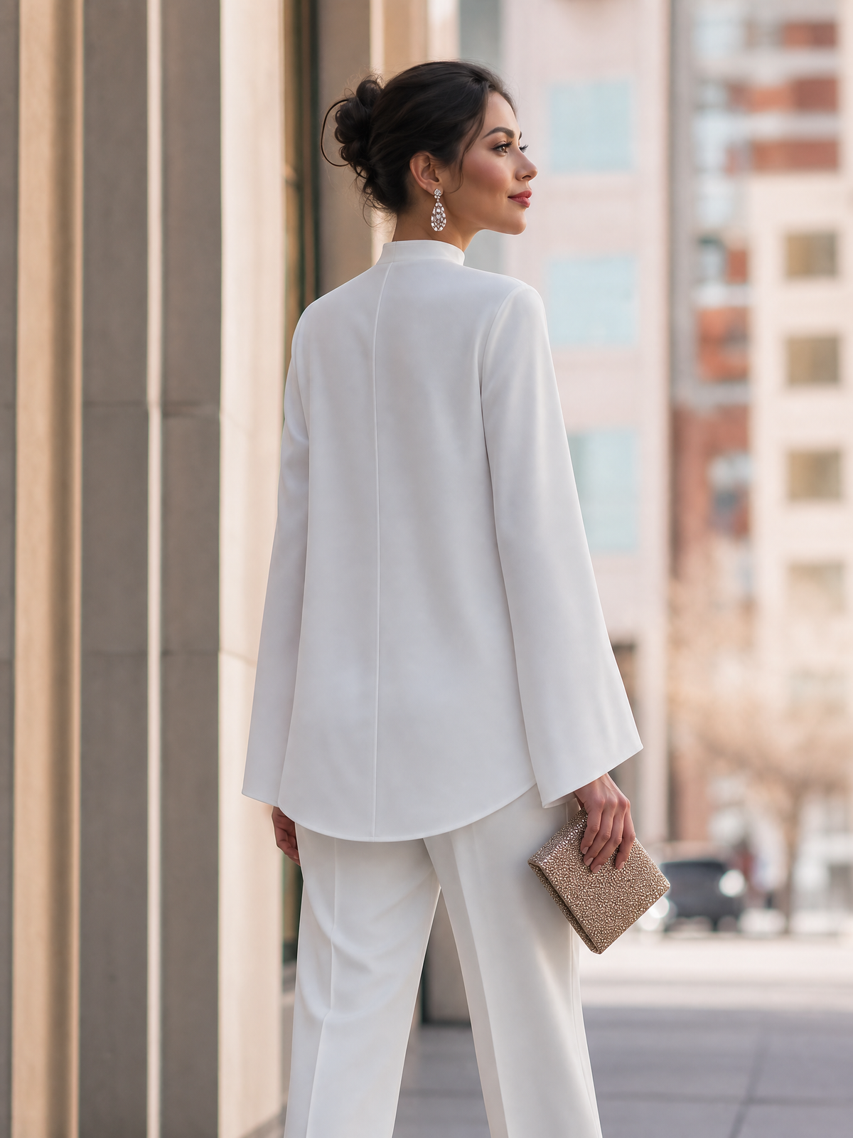 Blusa blanca asimétrica con mangas abiertas Zafren