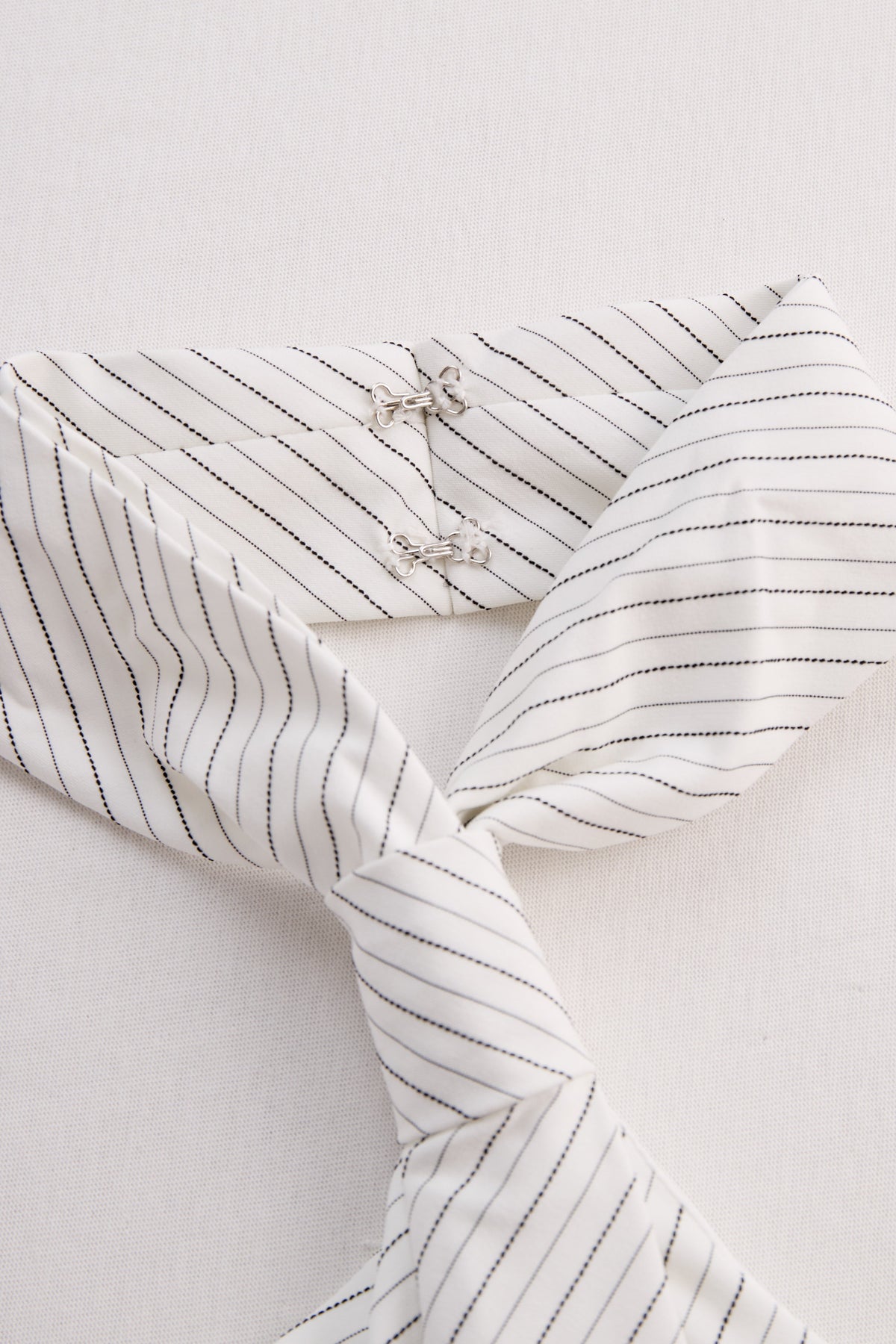 Camicia bianca Zafren a righe, all'americana e con nodo